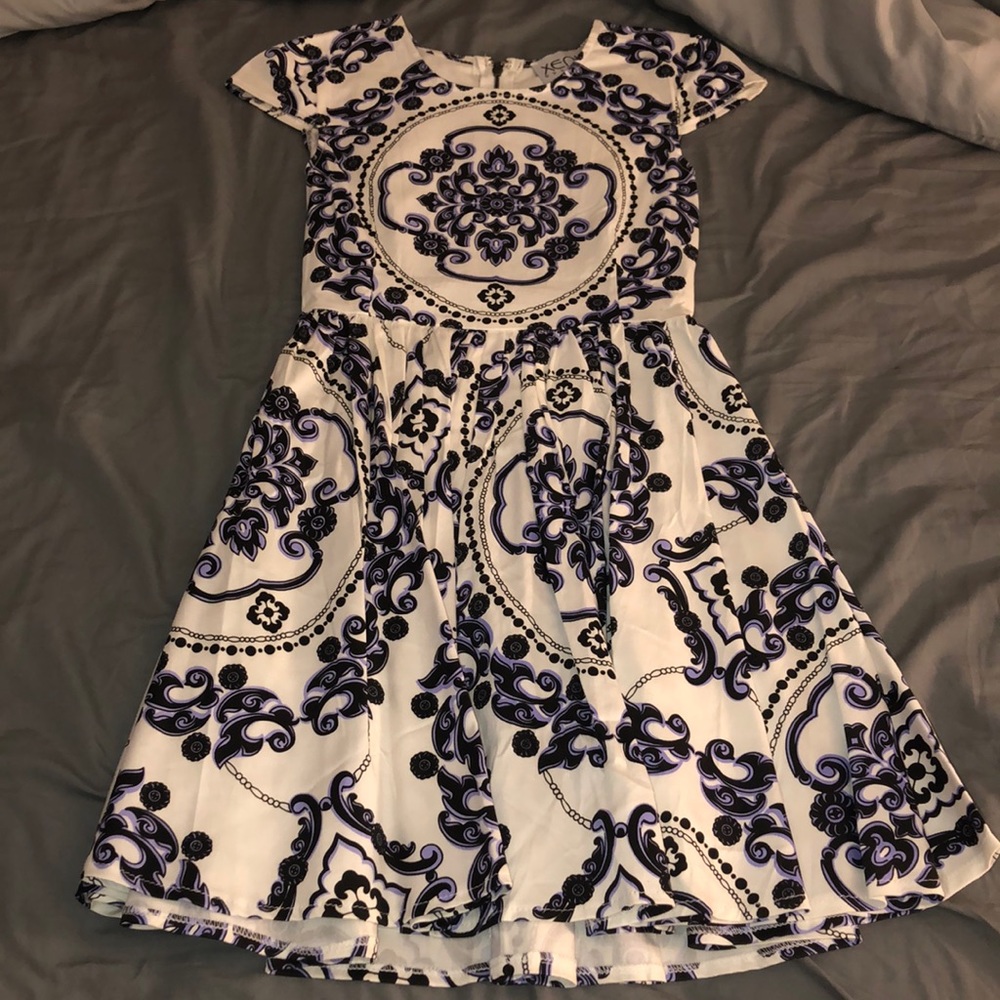 Beautiful Xenia dress!